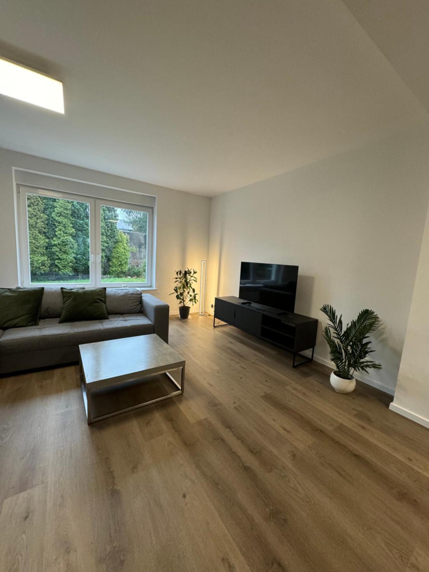 Haus Mit Garten - Kingbett - Wifi - Parkplatz Essen Bagian luar foto